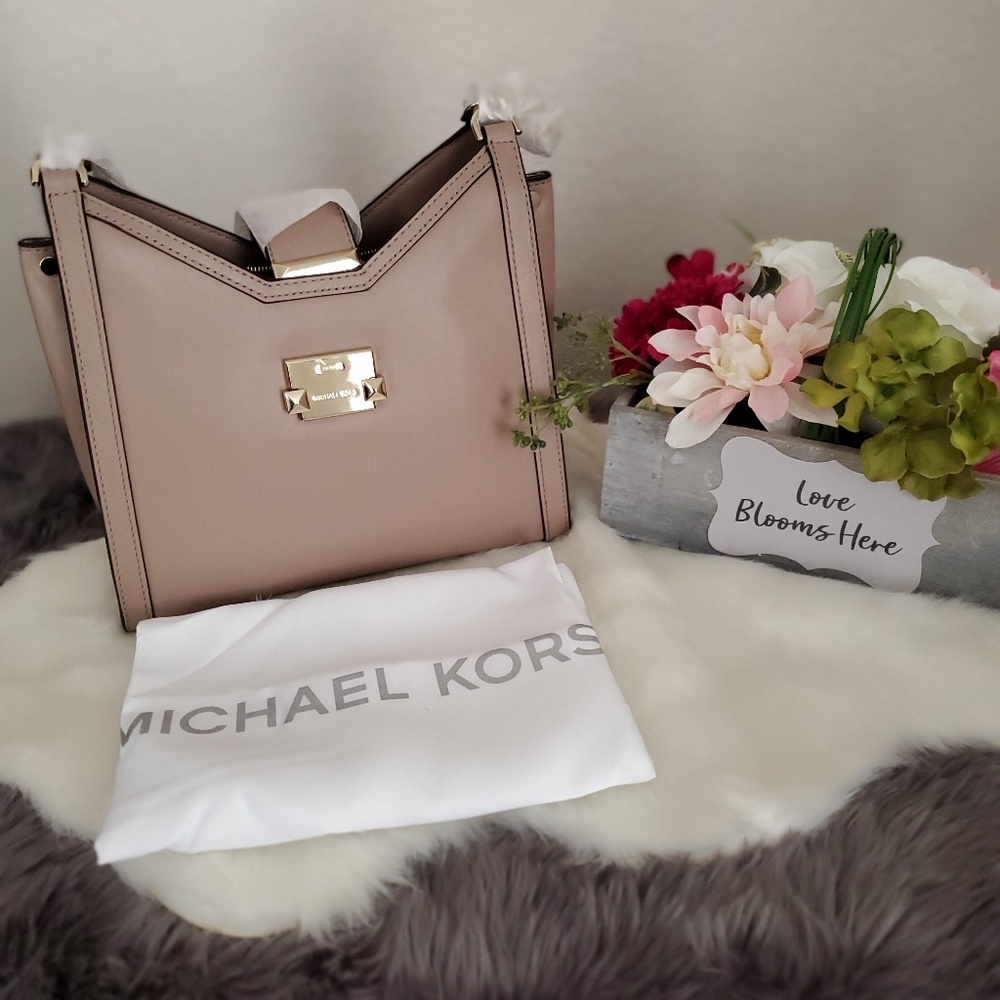 ❤Authentic Michael  Kors Whitney Shoulder Tote❤